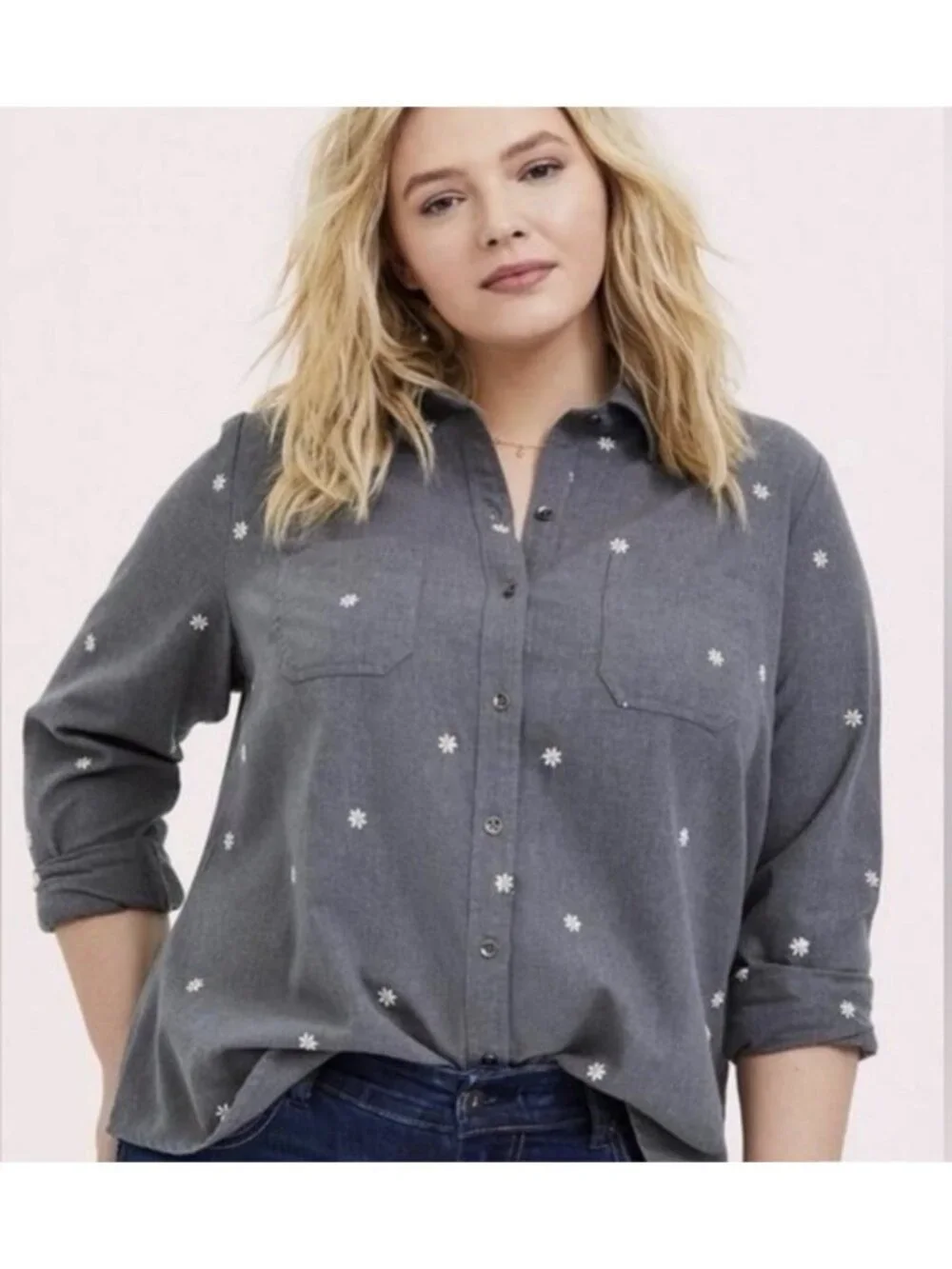 Torrid Womens Taylor Daisy Embroidered Button Front Shirt 1 (1X) Gray 12444568